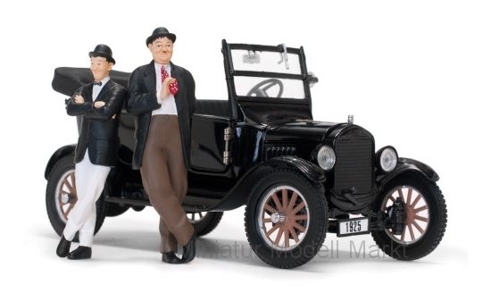 Sun Star 1905 Ford Model T Touring, schwarz, inklusive Laurel und Hardy Figuren, 1925 1:24