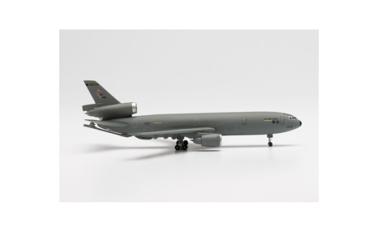 Herpa 535243 U.S. Air Force McDonnell Douglas KC-10 Extender - 2nd Air Refueling Squadron, 305th Air Mobility Wing, McGuire Air Base 84-0188 1:500