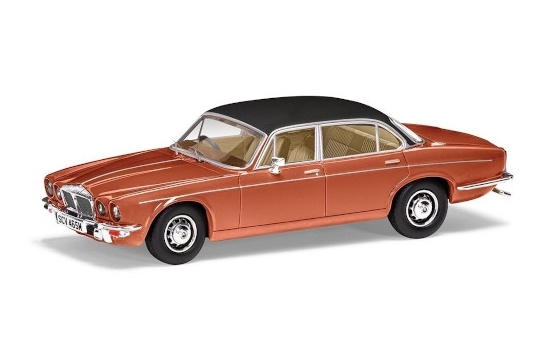 Vanguards VA13903 Daimler Double Six Series II Vanden Plas, kupfer/matt-schwarz, RHD 1:43