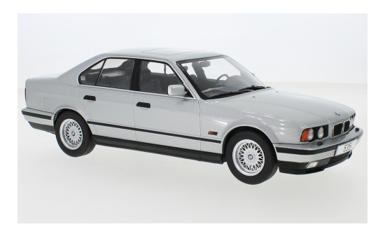 MCG 18158 BMW 5er (E34), silber, 1992 1:18