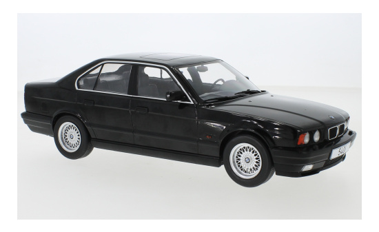 MCG 18157 BMW 5er (E34), schwarz, 1992 1:18