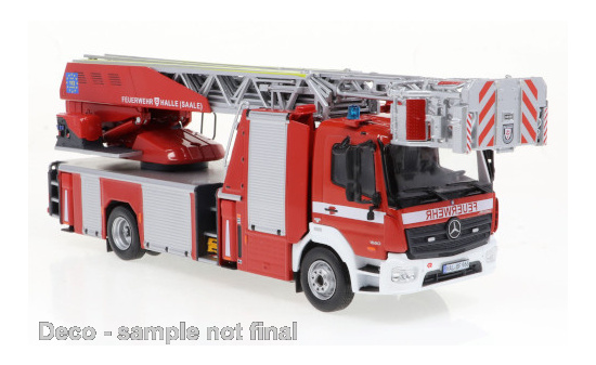 IXO TRF024 Mercedes Atego DLK 23/12 Metz, Feuerwehr Halle/Saale 1:43
