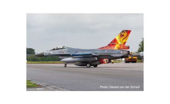 Herpa 571678 Royal Netherlands Air Force Lockheed Martin F-16A Fighting Falcon - 322 Squadron Last Flight F-16 at Leeuwarden AB J-871 - Vorbestellung 1:200